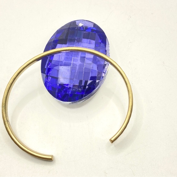 JK JEWELRY Gold Tone Textured Cuff Bangle Bracelet - Picture 5 of 6